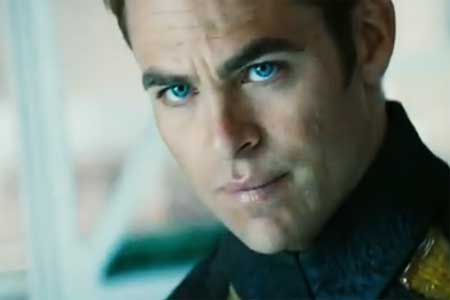 Chris-Pine-Star-Trek-Into-The-Darkness